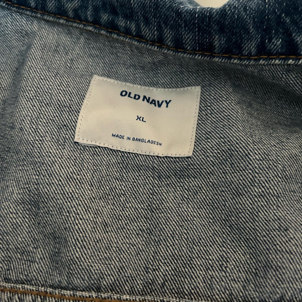 Cropped denim jacket π§₯π§₯π§₯ππππππ - Picture 3 of 8